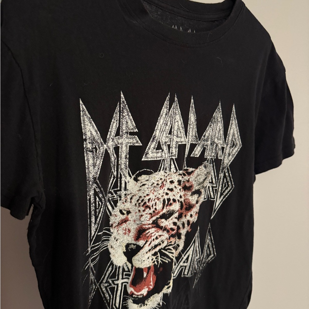 Black Graphic Leopard Tee
